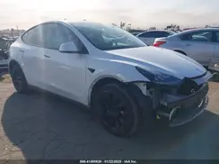 7SAYGDEE0PF631811 2023 TESLA MODEL Y