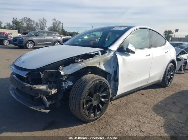7SAYGDEE0PF631811 2023 TESLA MODEL Y - Image 2