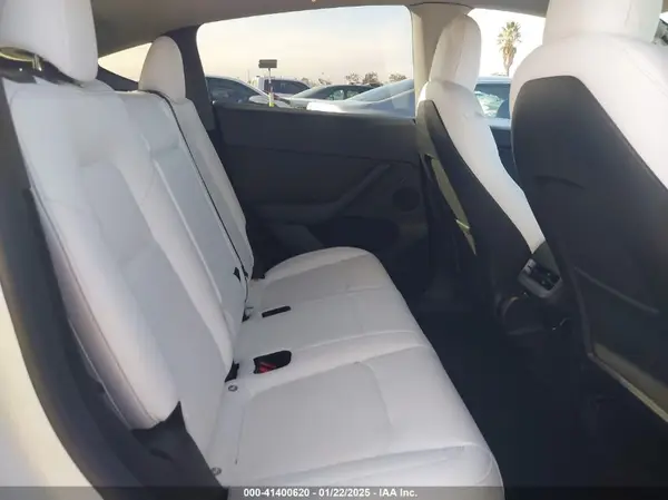 7SAYGDEE0PF631811 2023 TESLA MODEL Y - Image 8