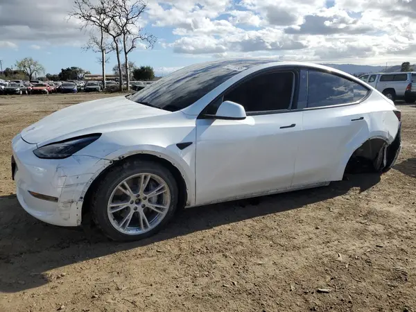 7SAYGDEE0PF633705 2023 TESLA MODEL Y - Image 1