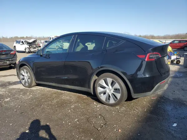 7SAYGDEE0PF635549 2023 TESLA MODEL Y - Image 2