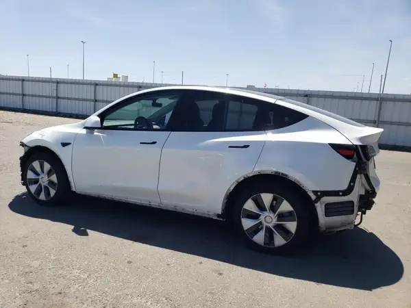 7SAYGDEE0PF637947 2023 TESLA MODEL Y - Image 2