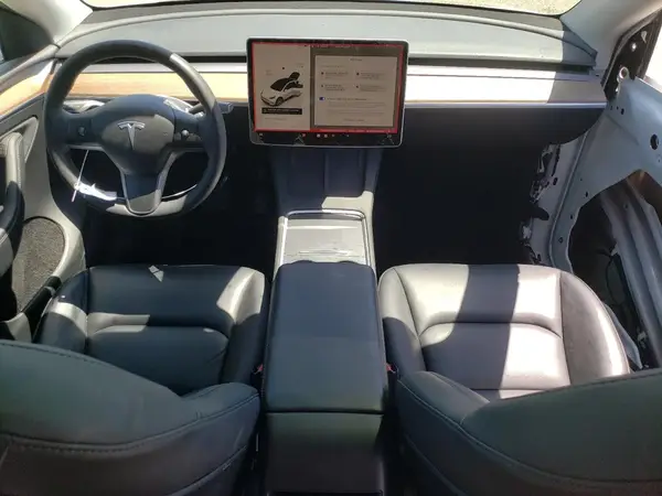 7SAYGDEE0PF637947 2023 TESLA MODEL Y - Image 8