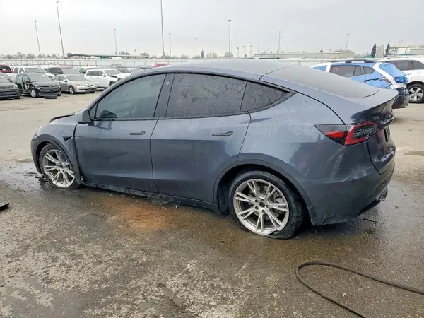 7SAYGDEE0PF639133 2023 TESLA MODEL Y - Image 2