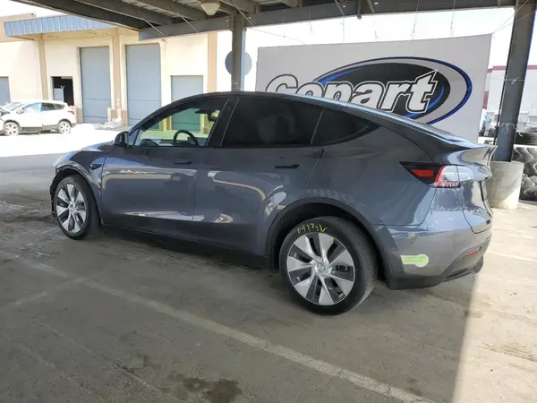 7SAYGDEE0PF646194 2023 TESLA MODEL Y - Image 2