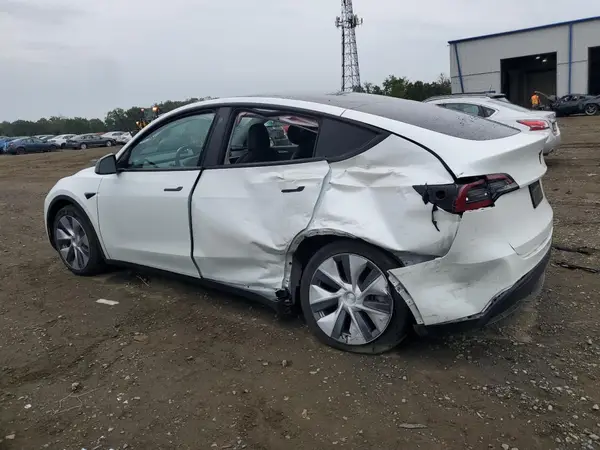 7SAYGDEE0PF662251 2023 TESLA MODEL Y - Image 2