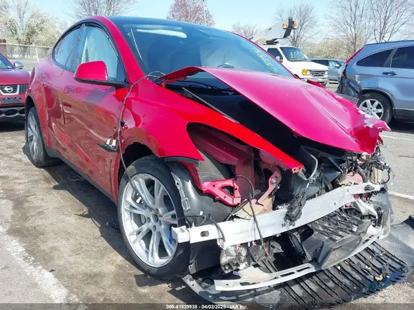 7SAYGDEE0PF664498 2023 TESLA MODEL Y - Image 1