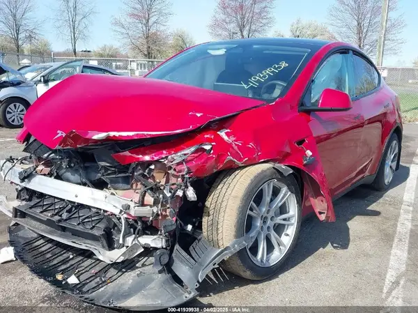 7SAYGDEE0PF664498 2023 TESLA MODEL Y - Image 2