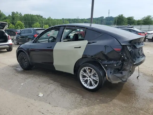 7SAYGDEE0PF670818 2023 TESLA MODEL Y - Image 2