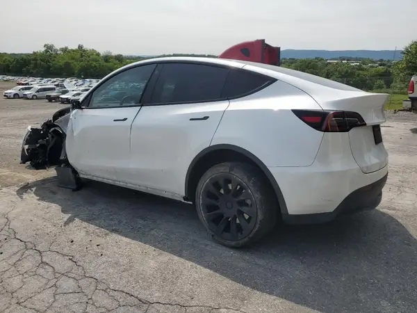 7SAYGDEE0PF676165 2023 TESLA MODEL Y - Image 2