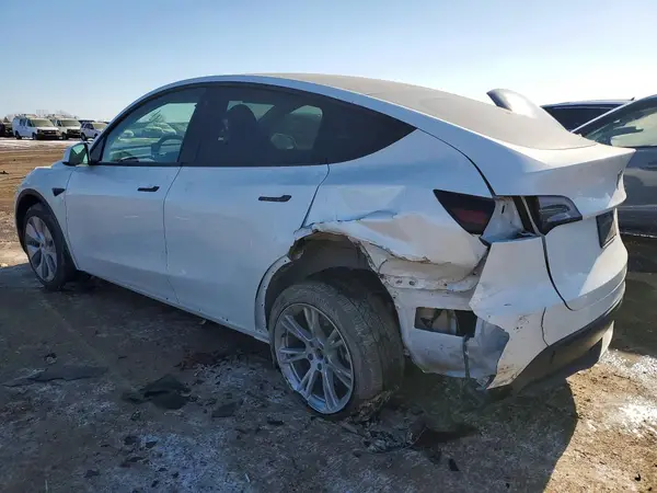 7SAYGDEE0PF684640 2023 TESLA MODEL Y - Image 2