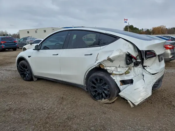 7SAYGDEE0PF690549 2023 TESLA MODEL Y - Image 2