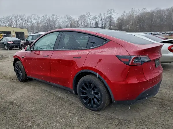7SAYGDEE0PF690826 2023 TESLA MODEL Y - Image 2