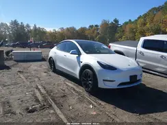 7SAYGDEE0PF696447 2023 TESLA MODEL Y