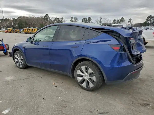7SAYGDEE0PF706054 2023 TESLA MODEL Y - Image 2