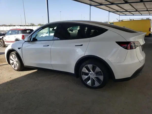 7SAYGDEE0PF738342 2023 TESLA MODEL Y - Image 2