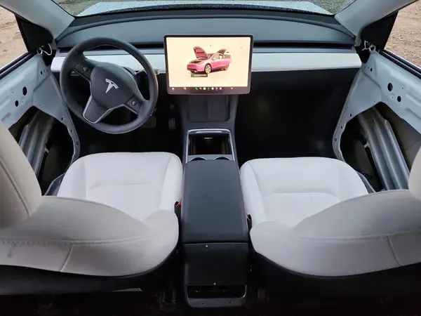 7SAYGDEE0PF739863 2023 TESLA MODEL Y - Image 8