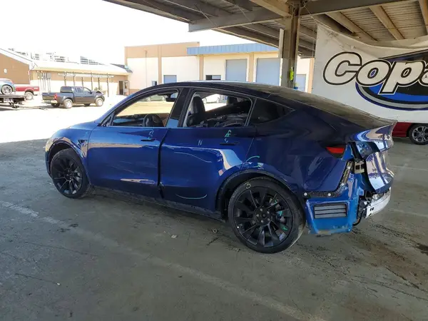 7SAYGDEE0PF747588 2023 TESLA MODEL Y - Image 2