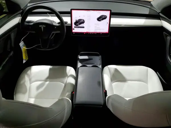 7SAYGDEE0PF757151 2023 TESLA MODEL Y - Image 8