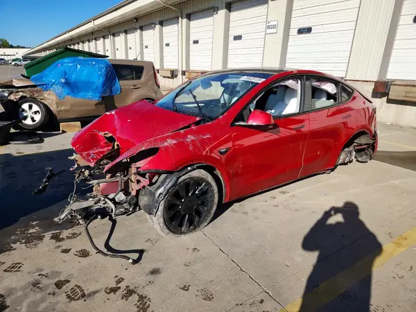 7SAYGDEE0PF757571 2023 TESLA MODEL Y - Image 1