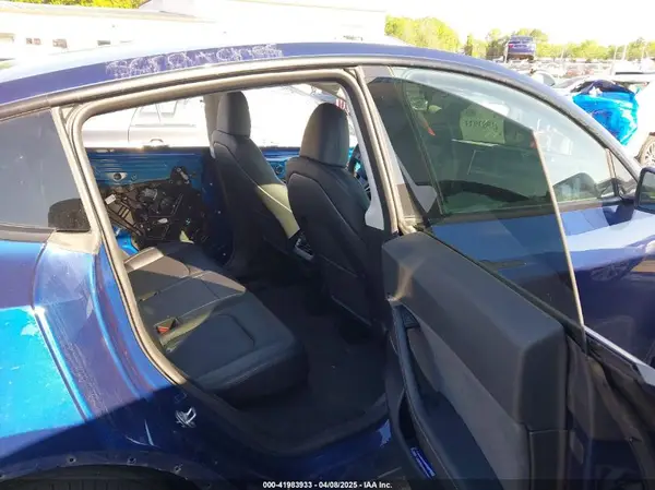 7SAYGDEE0PF762592 2023 TESLA MODEL Y - Image 8