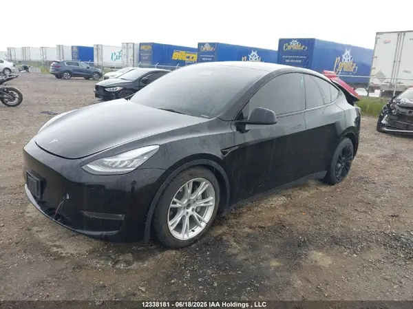 7SAYGDEE0PF775889 2023 TESLA MODEL Y - Image 2