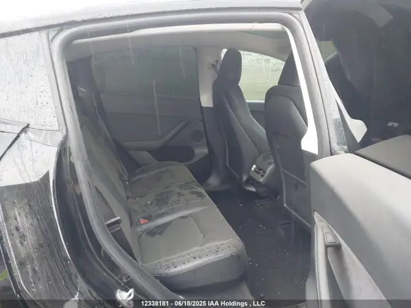 7SAYGDEE0PF775889 2023 TESLA MODEL Y - Image 8