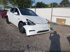 7SAYGDEE0PF781725 2023 TESLA MODEL Y