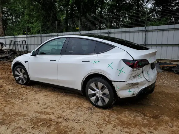 7SAYGDEE0PF795382 2023 TESLA MODEL Y - Image 2