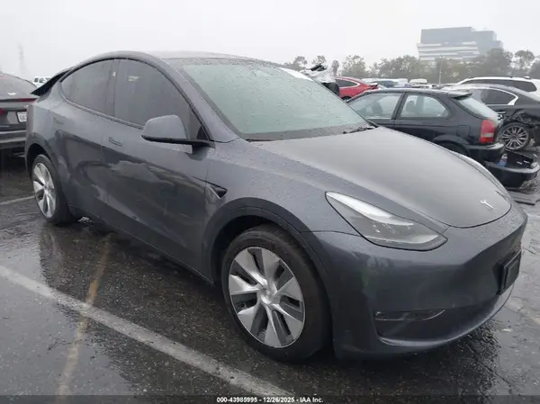 7SAYGDEE0PF802993 2023 TESLA MODEL Y - Image 1