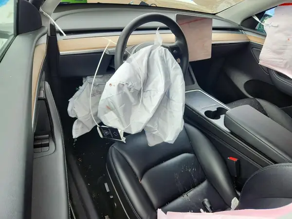 7SAYGDEE0PF807093 2023 TESLA MODEL Y - Image 8