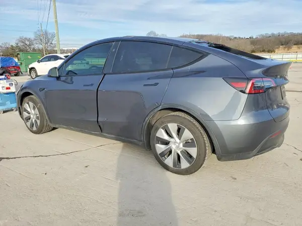7SAYGDEE0PF827912 2023 TESLA MODEL Y - Image 2