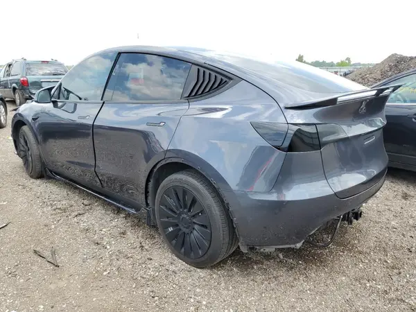 7SAYGDEE0PF828316 2023 TESLA MODEL Y - Image 2