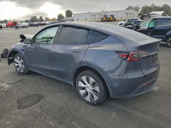 7SAYGDEE0PF838120 2023 TESLA MODEL Y - Image 2