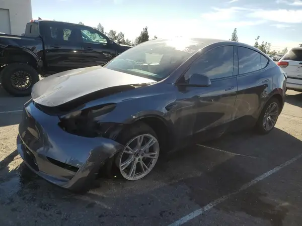 7SAYGDEE0PF840532 2023 TESLA MODEL Y - Image 1