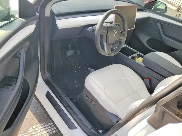 7SAYGDEE0PF844550 2023 TESLA MODEL Y - Image 8