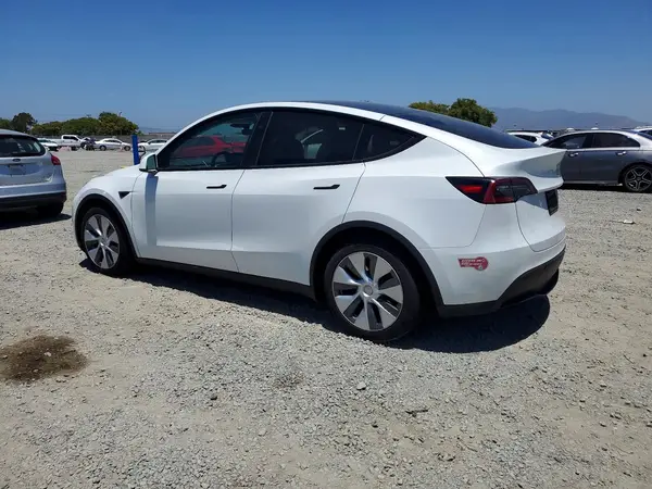 7SAYGDEE0PF853815 2023 TESLA MODEL Y - Image 2