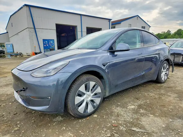 7SAYGDEE0PF854396 2023 TESLA MODEL Y - Image 1