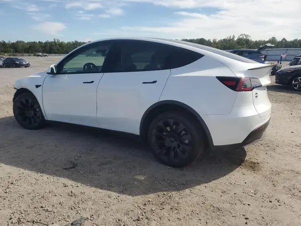 7SAYGDEE0PF855838 2023 TESLA MODEL Y - Image 2