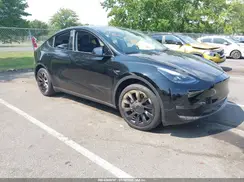 7SAYGDEE0PF856083 2023 TESLA MODEL Y