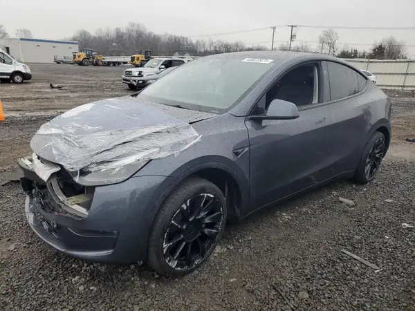 7SAYGDEE0PF857881 2023 TESLA MODEL Y - Image 1