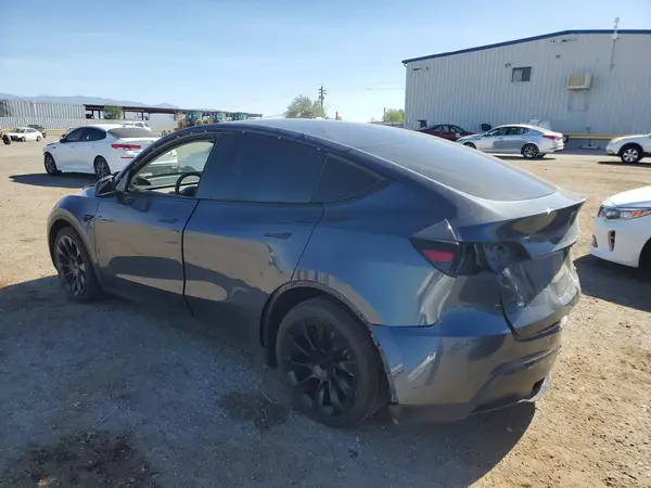 7SAYGDEE0PF860635 2023 TESLA MODEL Y - Image 2