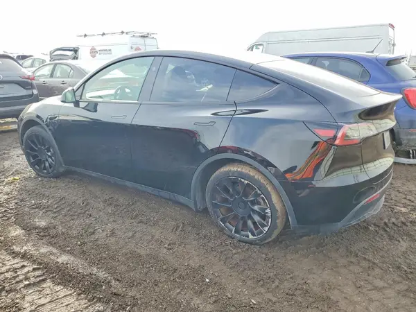 7SAYGDEE0PF869691 2023 TESLA MODEL Y - Image 2
