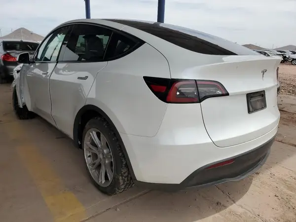 7SAYGDEE0PF871733 2023 TESLA MODEL Y - Image 2
