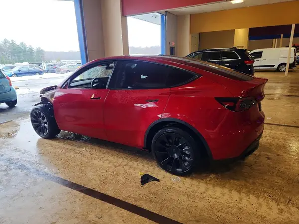 7SAYGDEE0PF872204 2023 TESLA MODEL Y - Image 2