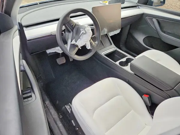 7SAYGDEE0PF875572 2023 TESLA MODEL Y - Image 8