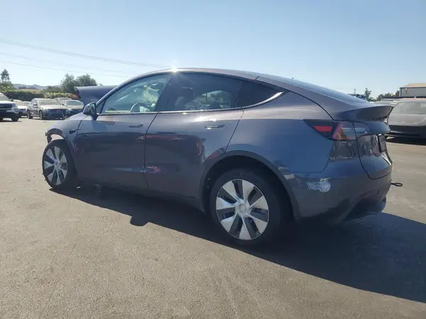 7SAYGDEE0PF878651 2023 TESLA MODEL Y - Image 2