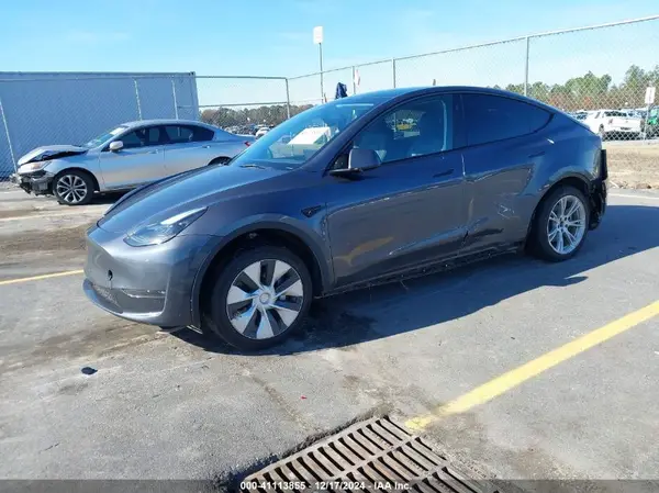 7SAYGDEE0PF881601 2023 TESLA MODEL Y - Image 2