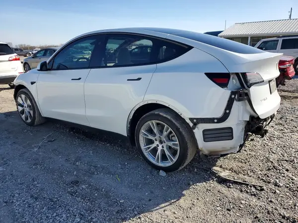7SAYGDEE0PF884384 2023 TESLA MODEL Y - Image 2