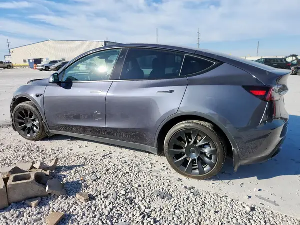 7SAYGDEE0PF887351 2023 TESLA MODEL Y - Image 2